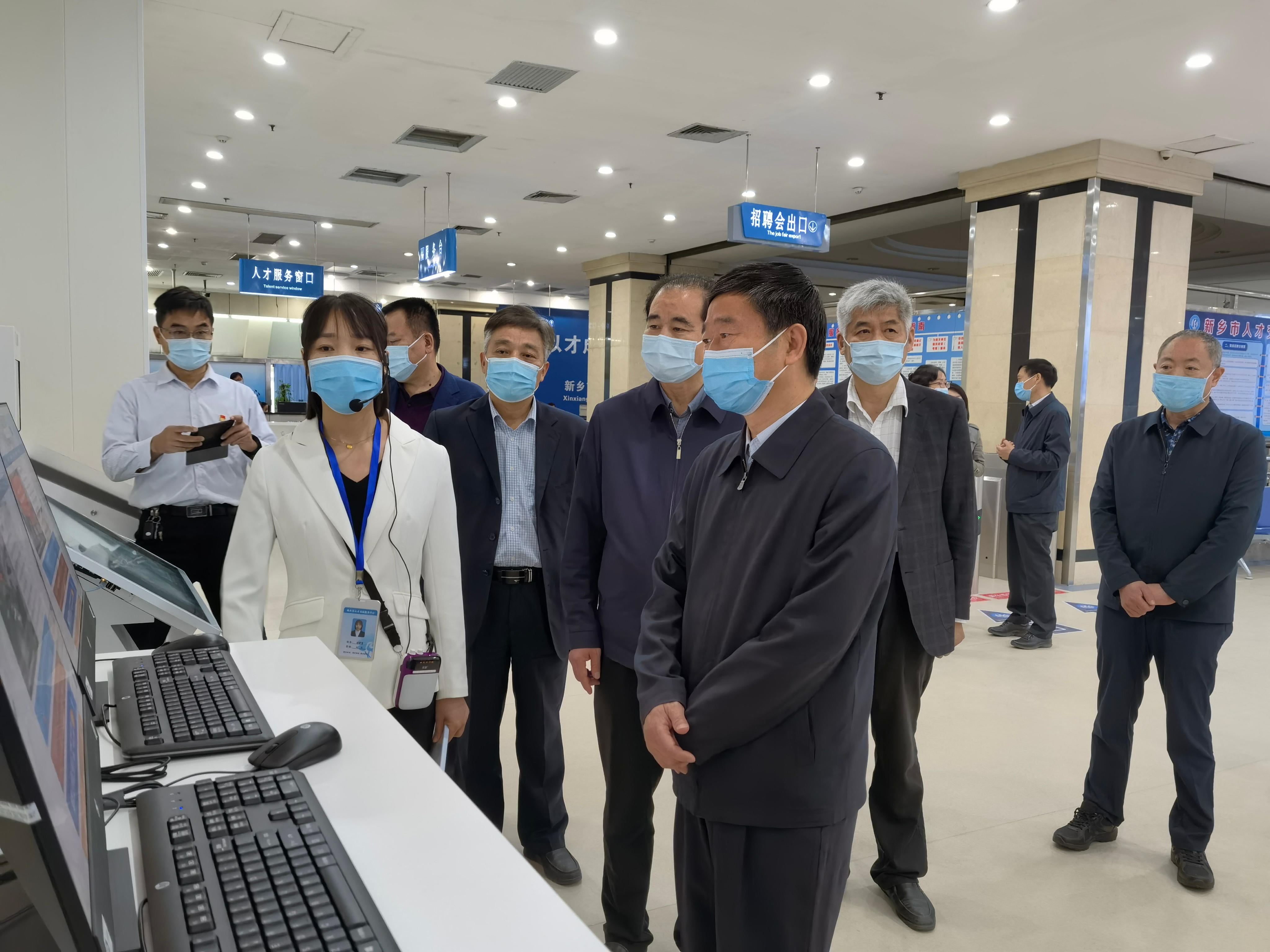 省人大常委会参观调研新乡智能化设备项目市场