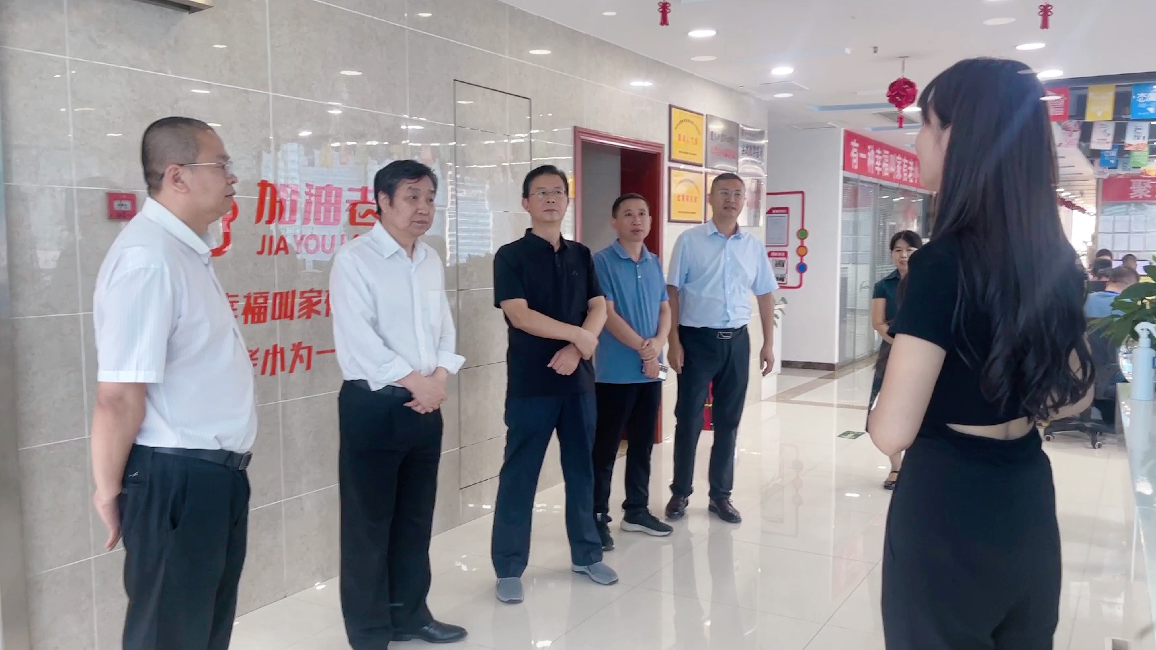 民盟重庆市委专职副主委柳锋波一行莅临罗飞能源考察调研